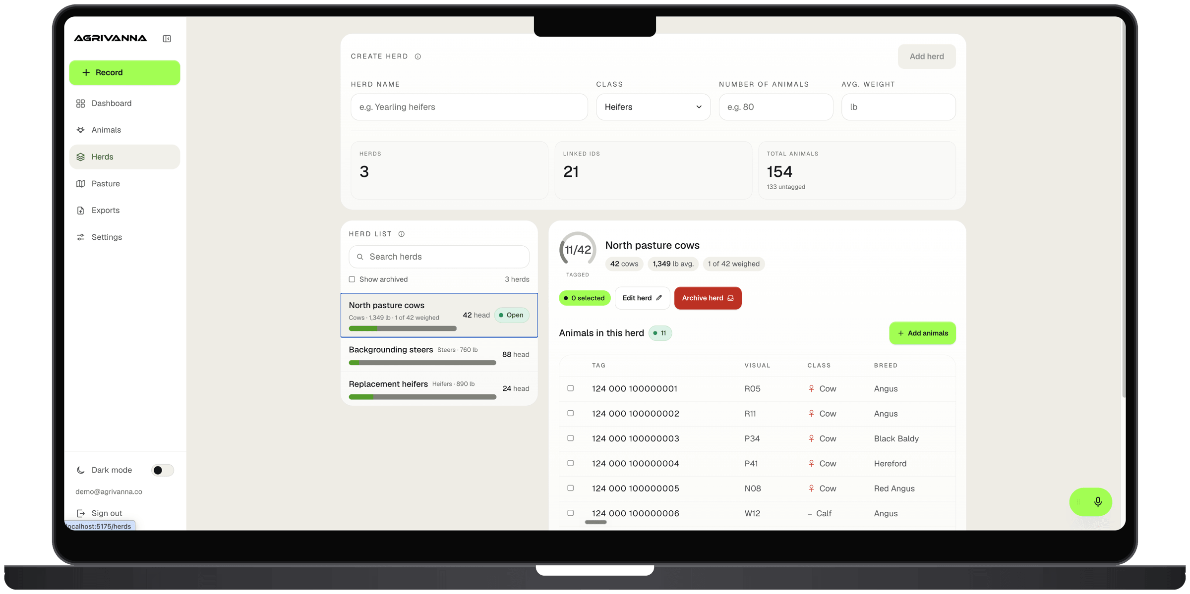 Agrivanna herd list and animal records open in a browser